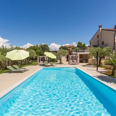 Helles Nur 250 Meter Zum Mit Meerblick, Pool, Grill, Waschmaschine Porec